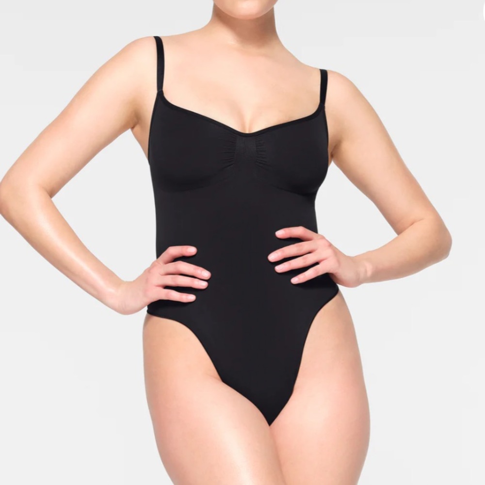 Brand New SKIMS Seamless‎ Sculpt Thong Bodysuit in Onyx Size XS